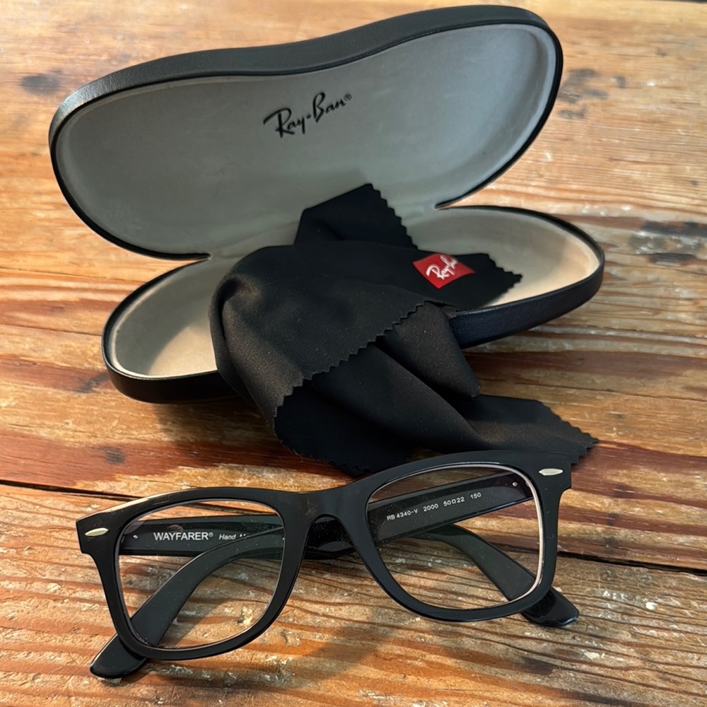 Ray-Ban Black Wayfarer Glasses 50 22